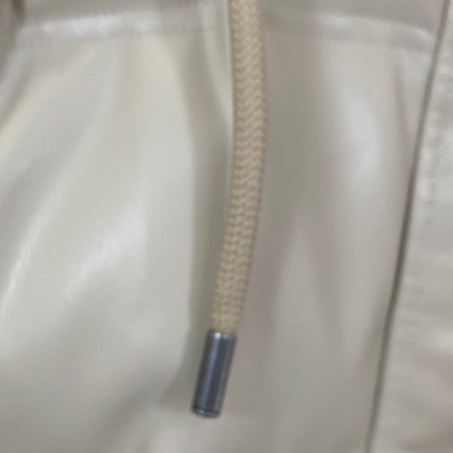 フェイクレザーロングベストフード付 ポケット付 フリーサイズ