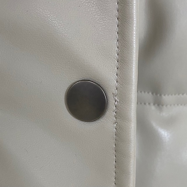 フェイクレザーロングベストフード付 ポケット付 フリーサイズ