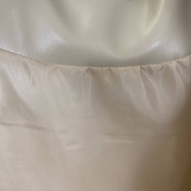 フェイクレザーロングベストフード付 ポケット付 フリーサイズ