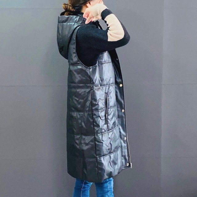 フェイクレザーロングベストフード付 ポケット付 フリーサイズ