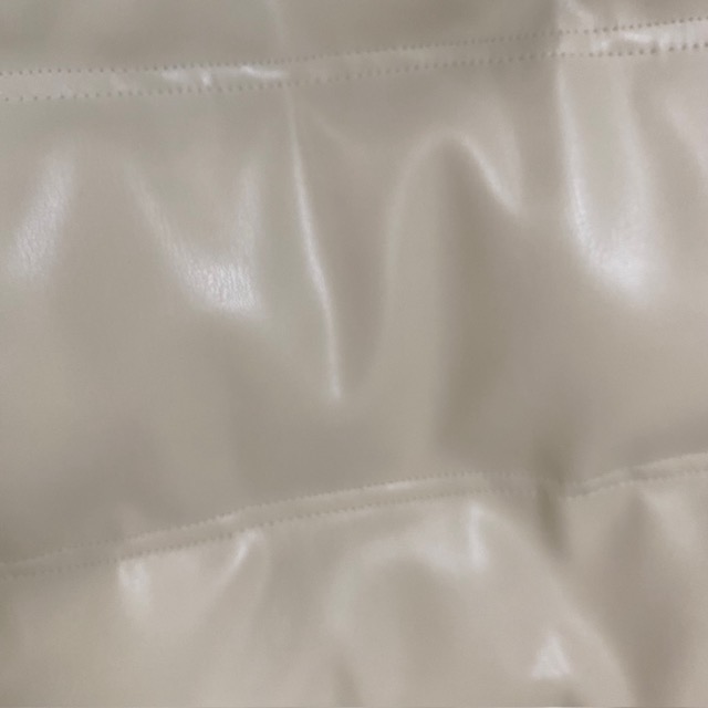 フェイクレザーロングベストフード付 ポケット付 フリーサイズ