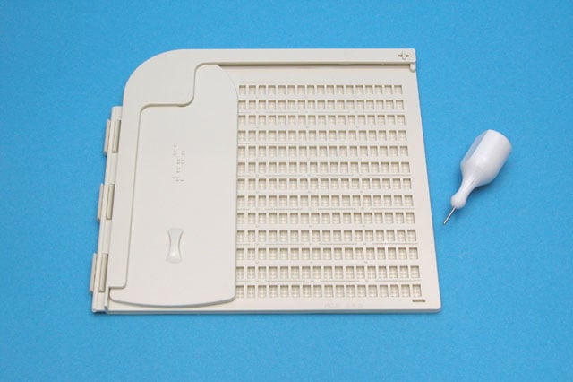 ハガキ専用点字器（ニモカ製）【非課税品】 | 特殊点字器 | わくわく