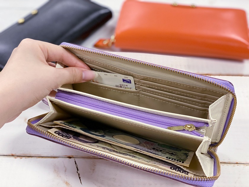 商品写真 コインレール付き本革長財布