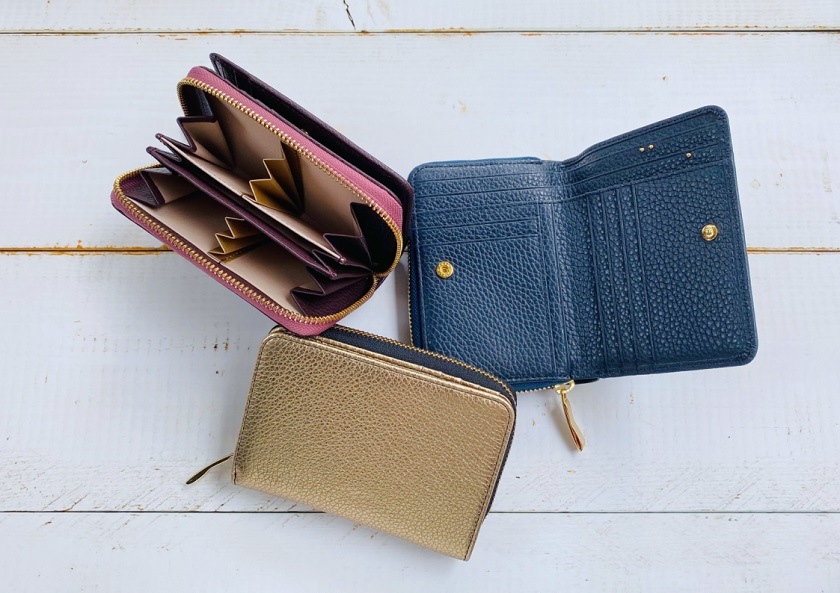 商品写真 ユニバーサル二つ折り財布