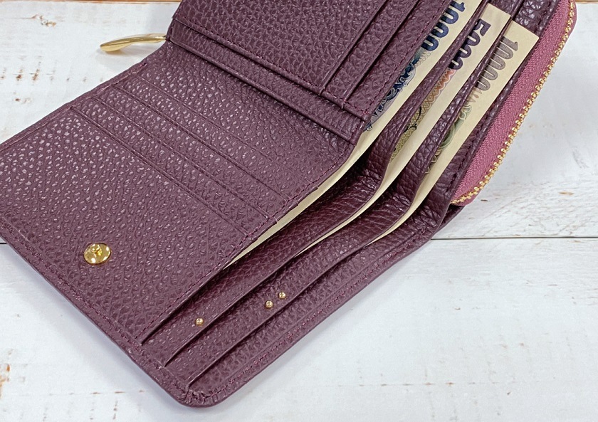 商品写真 ユニバーサル二つ折り財布