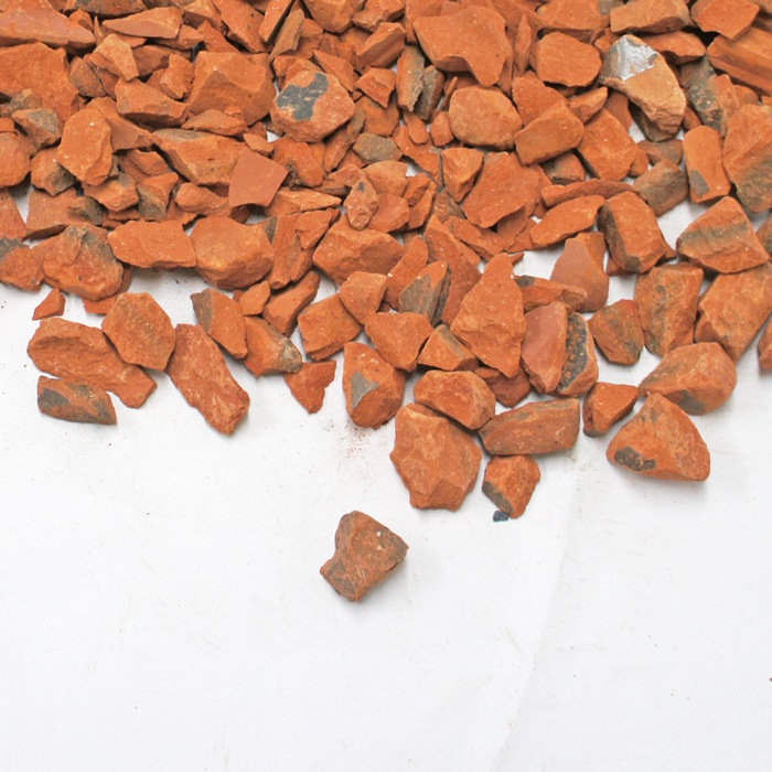 ［1.5cm］瓦砂利 アーモンドクレイチップ リサイクルチップ 20kg 砕石
