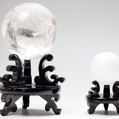 天然水晶玉 69mm 450g 〔4884〕：天然水晶玉 ～ 極上水晶丸玉を超破格