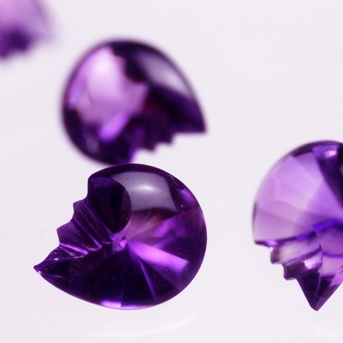 最高級天然ローズアメジスト 〔2337〕：カット石（天然石