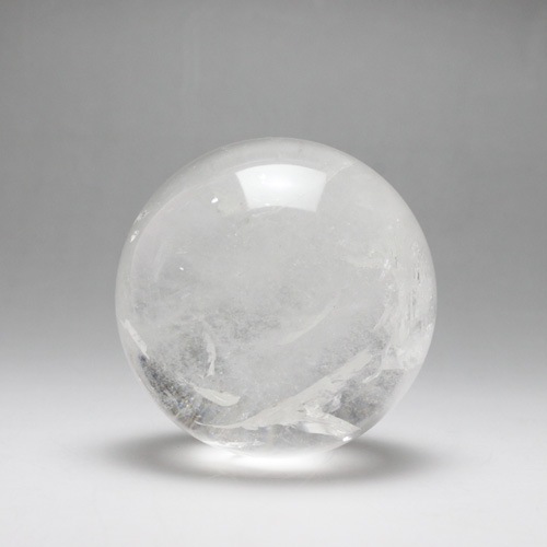 天然水晶丸玉 クリスタル 68mm(2.24寸） 虹入り 〔3430〕：天然水晶玉