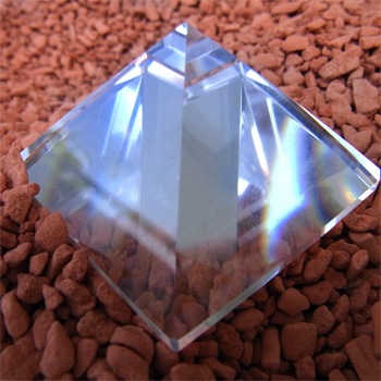 パワーピラミッド（水晶） 〔0488〕：開運商品- | クリスタルマート 