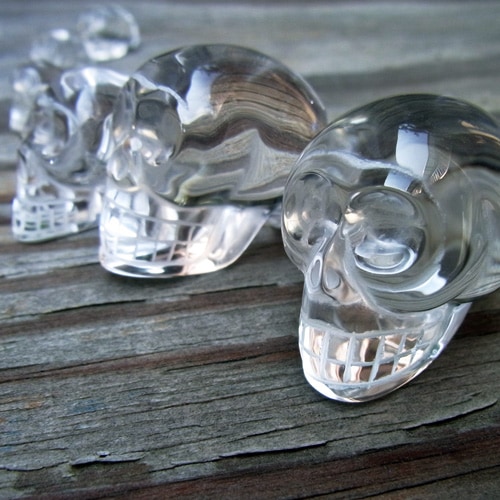 開運商品 天然水晶 （魔よけドクロ） 〔1236〕：開運商品