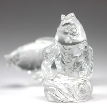 天然水晶 鯉 彫刻 置物 台座付き 天然水晶彫刻（鯉） 〔0486〕：開運商品- | クリスタルマート - 天然石