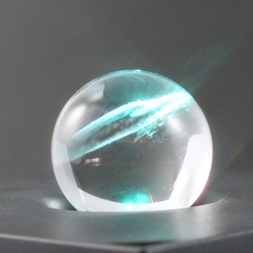 無色透明　天然水晶玉 AAA無色透明！最高級天然本水晶玉☆70.4mm☆鑑別書付 - 水晶
