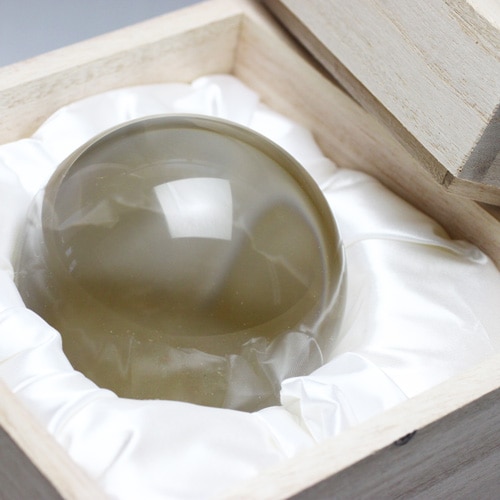 天然水晶玉 AAA クリスタル 51.8mm 木製台座・桐箱付き 最高級透明水晶