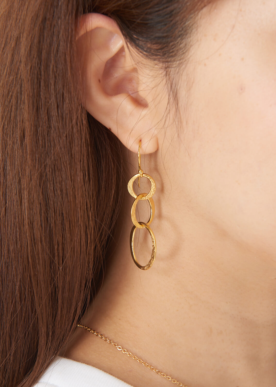 フェアトレード・アクセサリー】キャサリン妃着用・三つの輪の