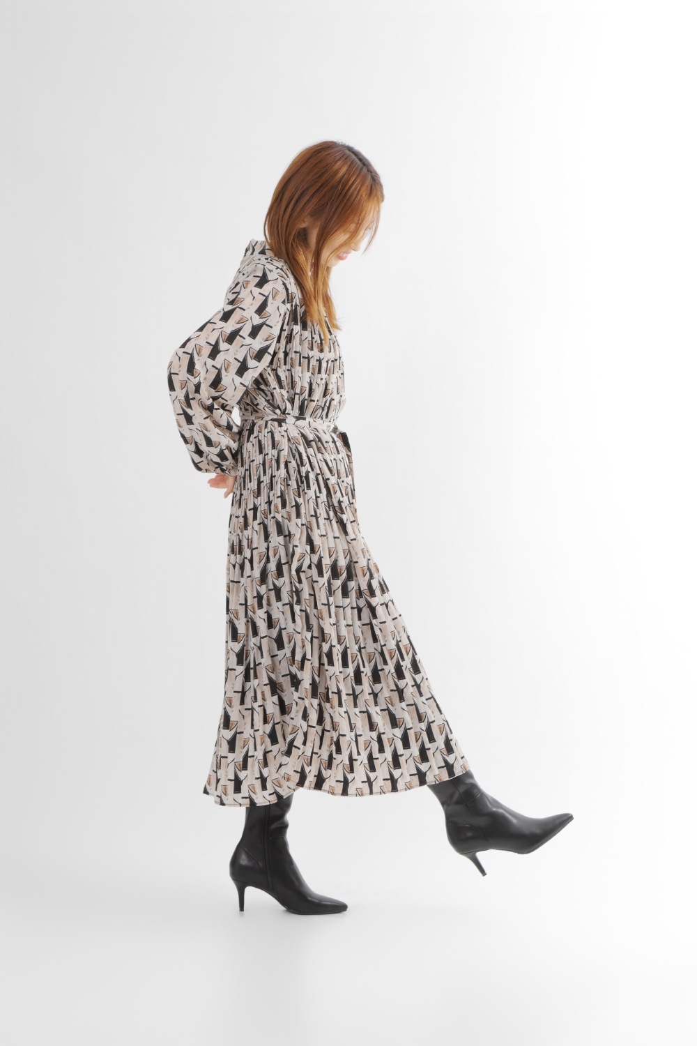 プリーツデザイン ワンピースKOMBU プリーツデザイン ワンピースKOMBU プリーツデザイン ワンピースKOMBU