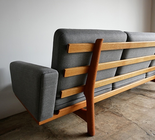 GE236 3seater sofa by Hans J.Wegner