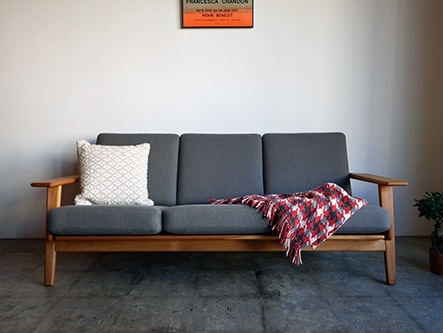 GE290 3SEATER SOFA by Hans J.Wegner