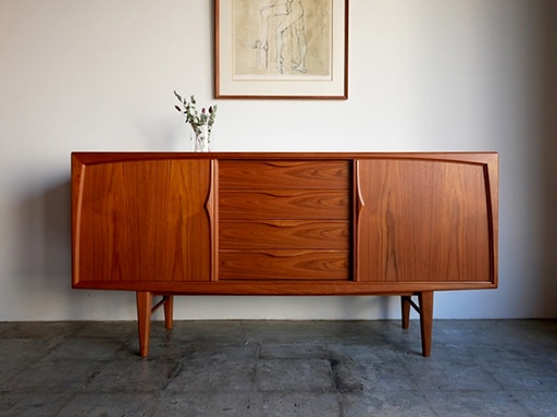 DK Sideboard