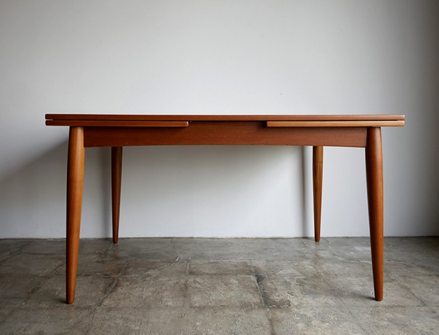 DK Dining table