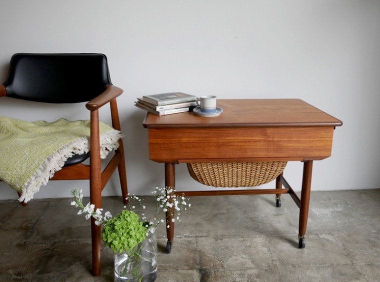 DK Sewing table
