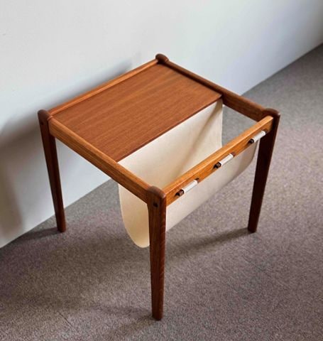 Magazine/Side Table