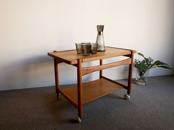 AT-48 Serving trolley by Hans J.Wegner�ڤ��䤤��碌��