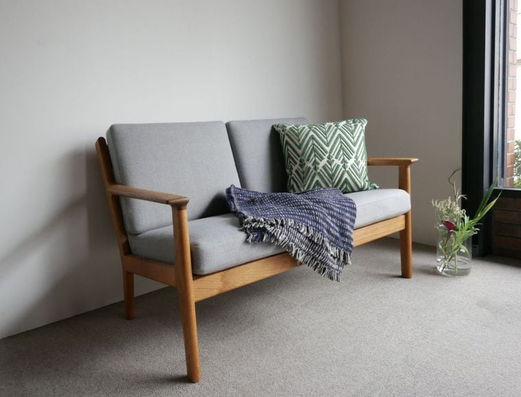 GE265 2Seater sofa by Hans J.Wegner 