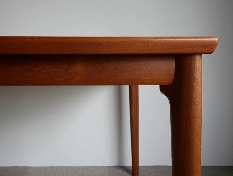 Dining table by Grete Jalkڤ䤤碌