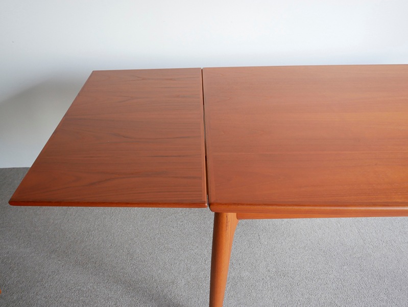Dining table by Grete Jalkڤ䤤碌