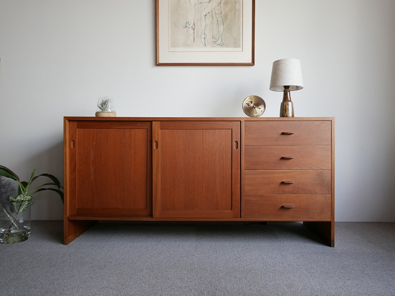 Sideboard by Hans J.Wegner