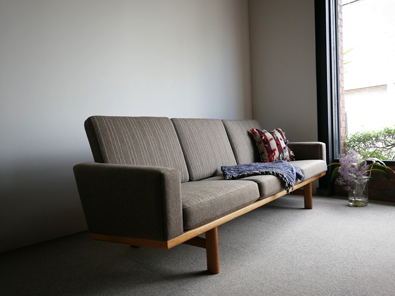 GE236 3Seater sofa by Hans J.Wegner