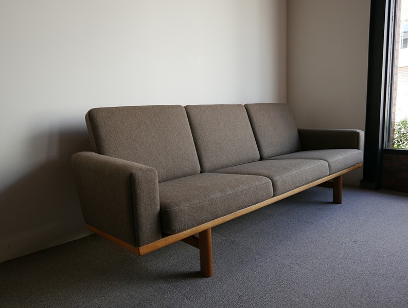 GE236 3Seater sofa by Hans J.Wegner