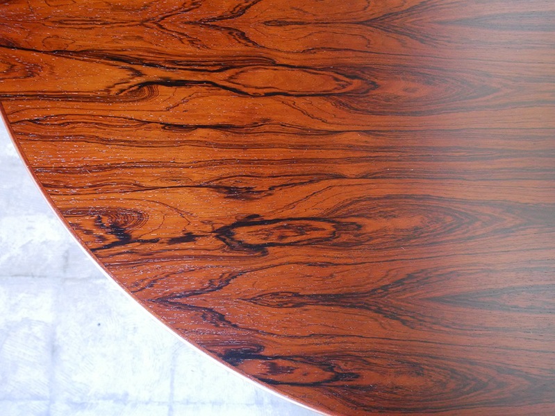 Dining table by Omann Jun�ڤ��䤤��碌��