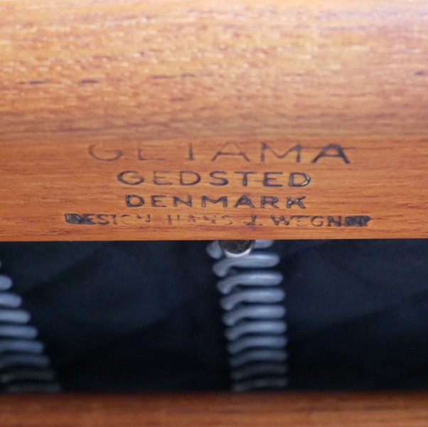 GE290 3seater sofa teak by Hans J.Wegenr