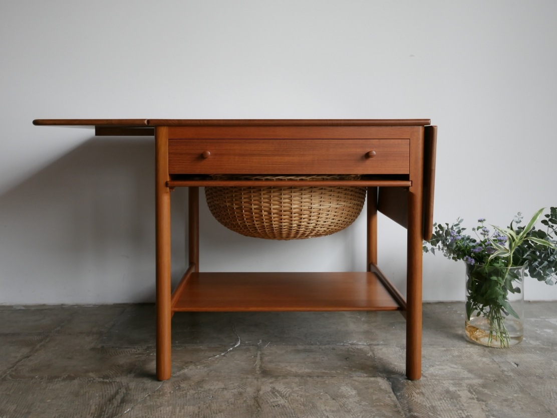 Sewing table by Hans J.Wegnerڤ䤤碌