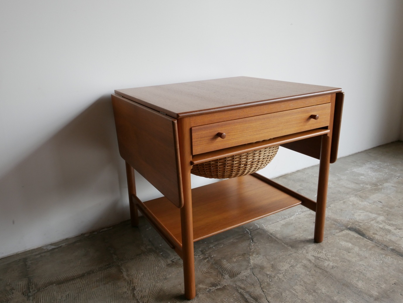 Sewing table by Hans J.Wegnerڤ䤤碌