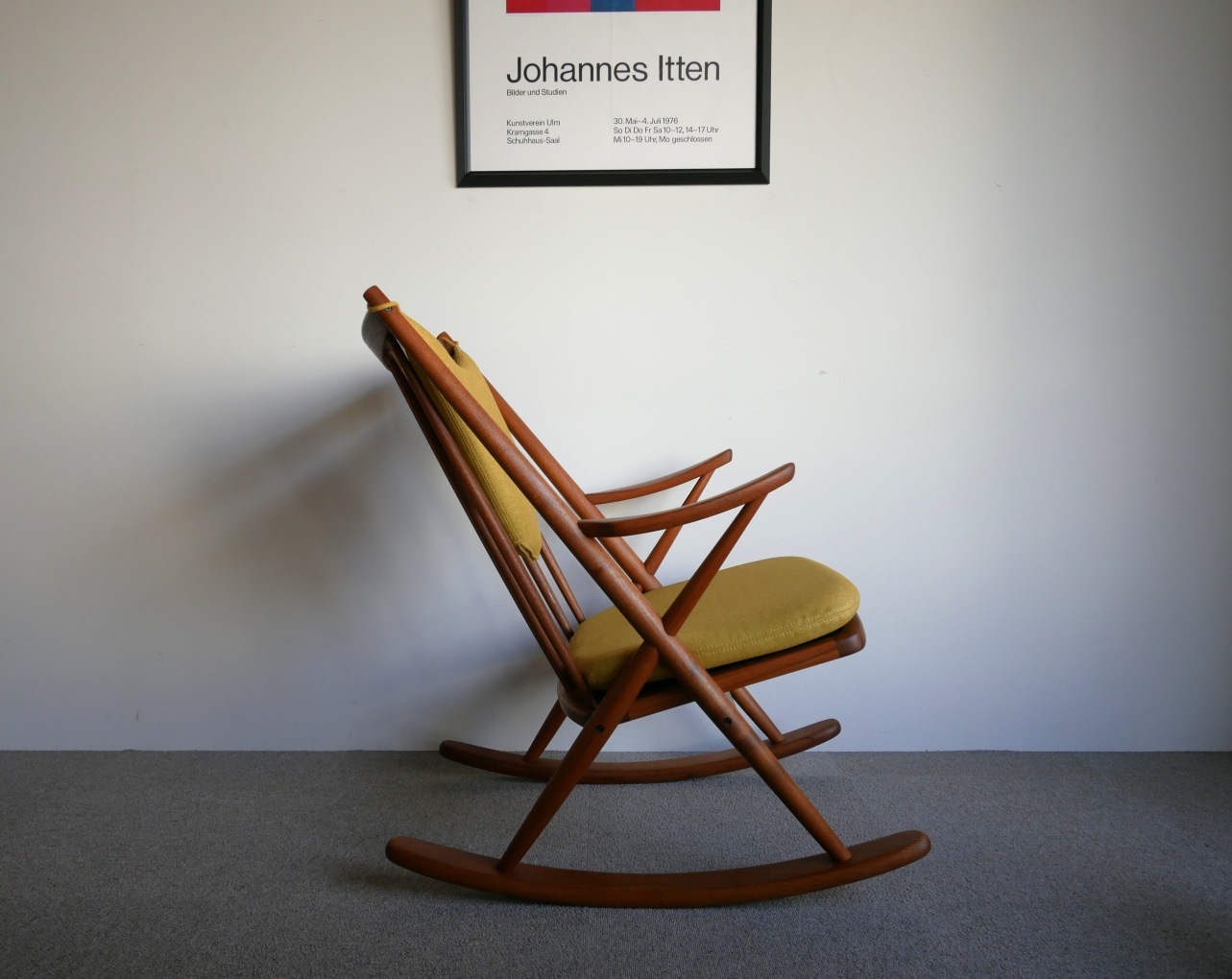 Rocking Chair by Frank Reenskaung ڤ䤤碌