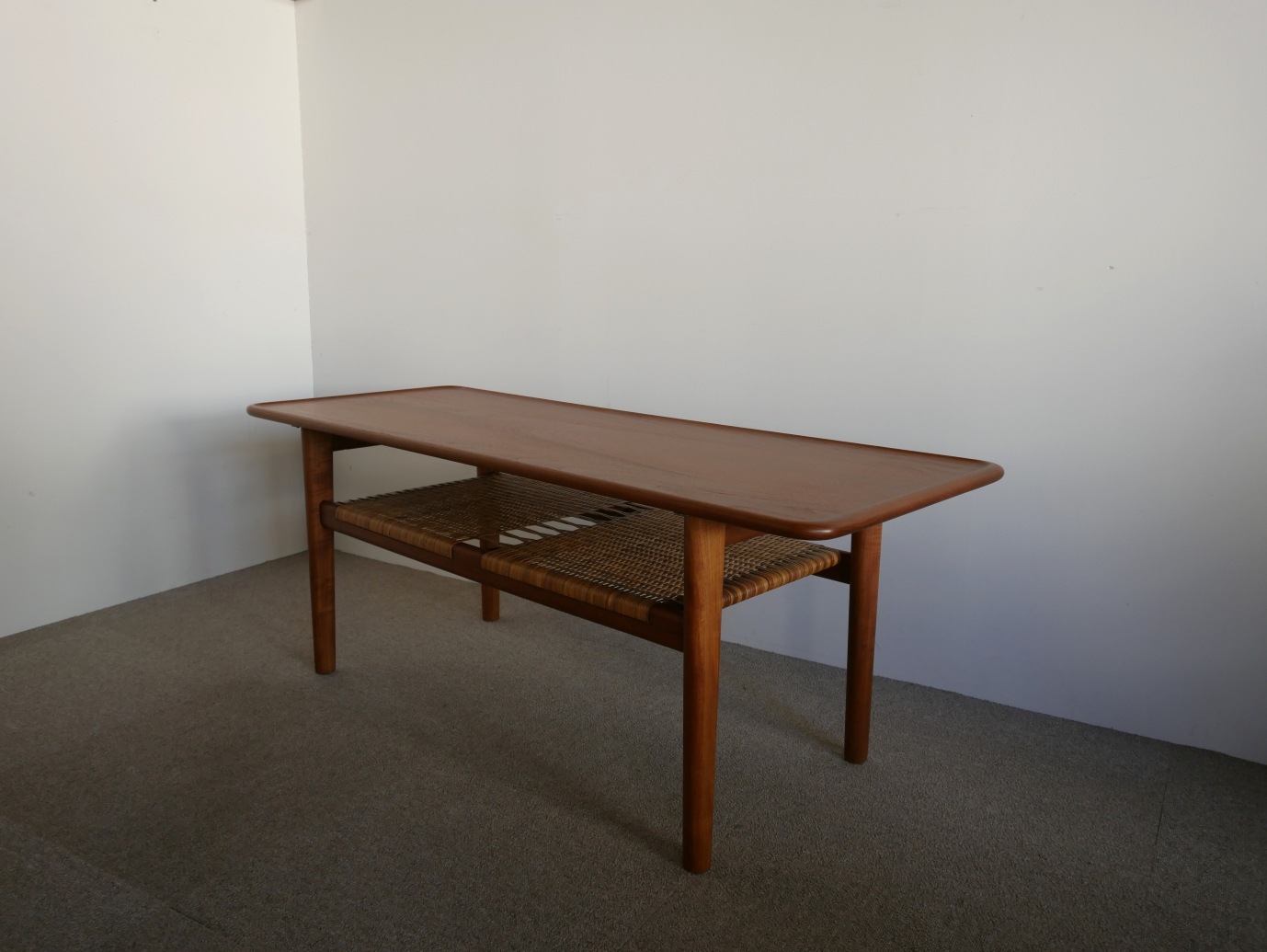 AT-10 Center table by Hans J.Wegner ڤ䤤碌