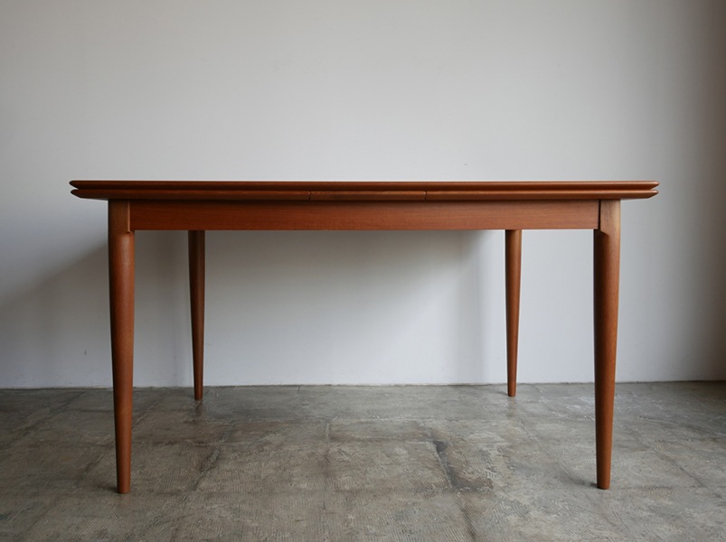 Dining table by Skovmand & Andersen 