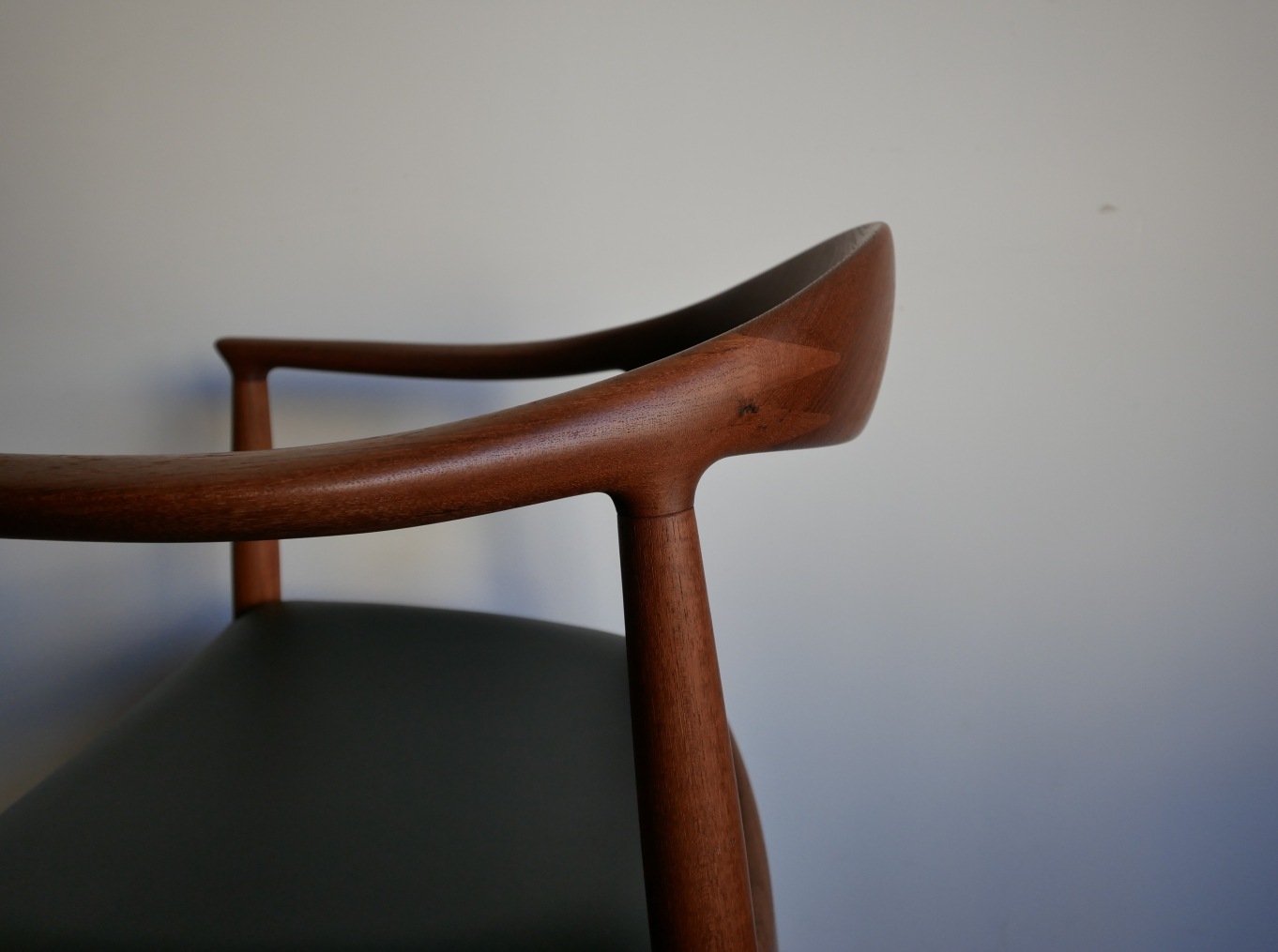 JH503 The Chair by Hans J.Wegner 