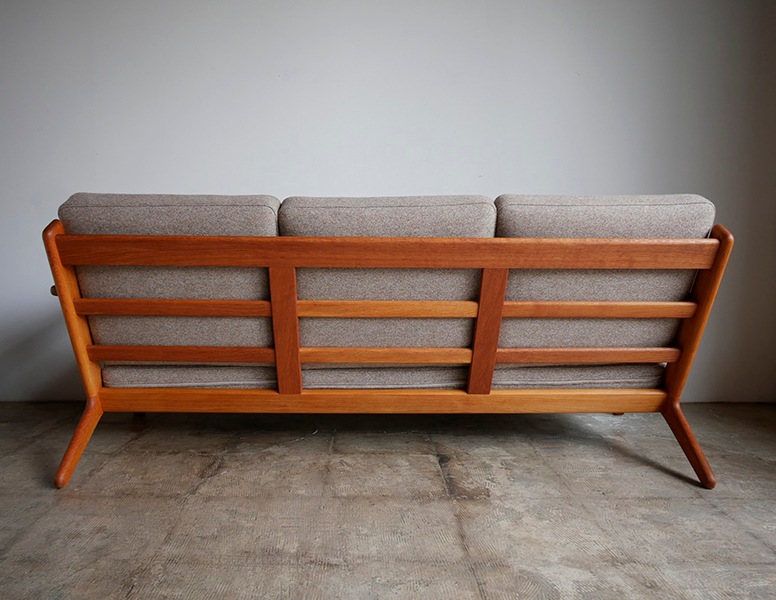 GE290 3Seater sofa by Hans J.Wegner