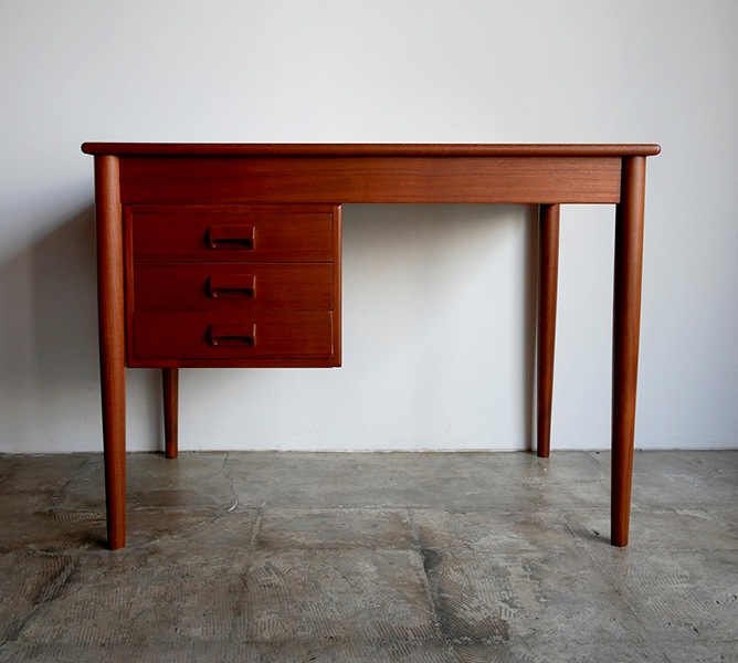 NO.131 DESK by Borge Mogensen