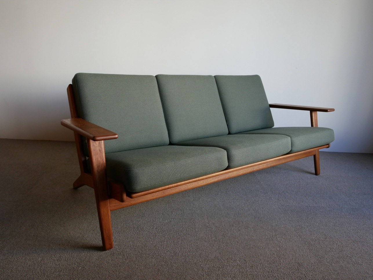 GE290 3Seater sofa teak by Hans J.Wegner 