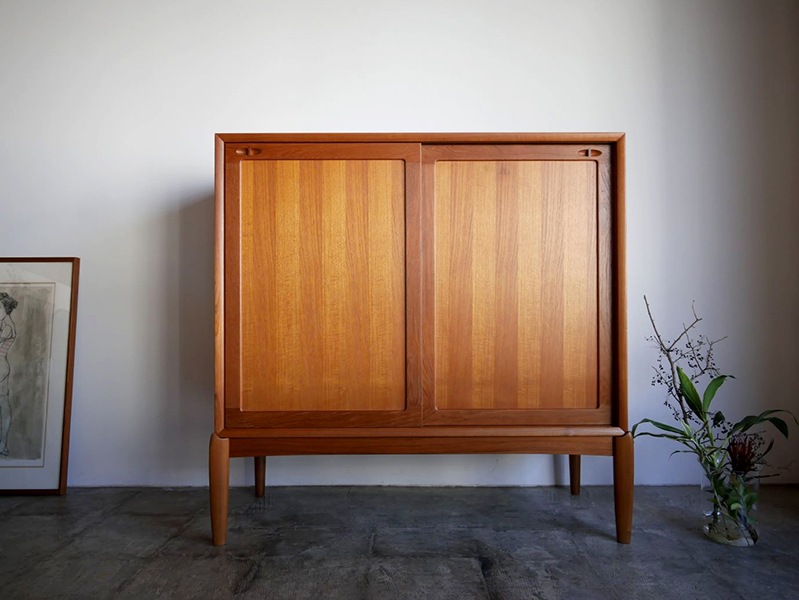 High board by H.W Klein