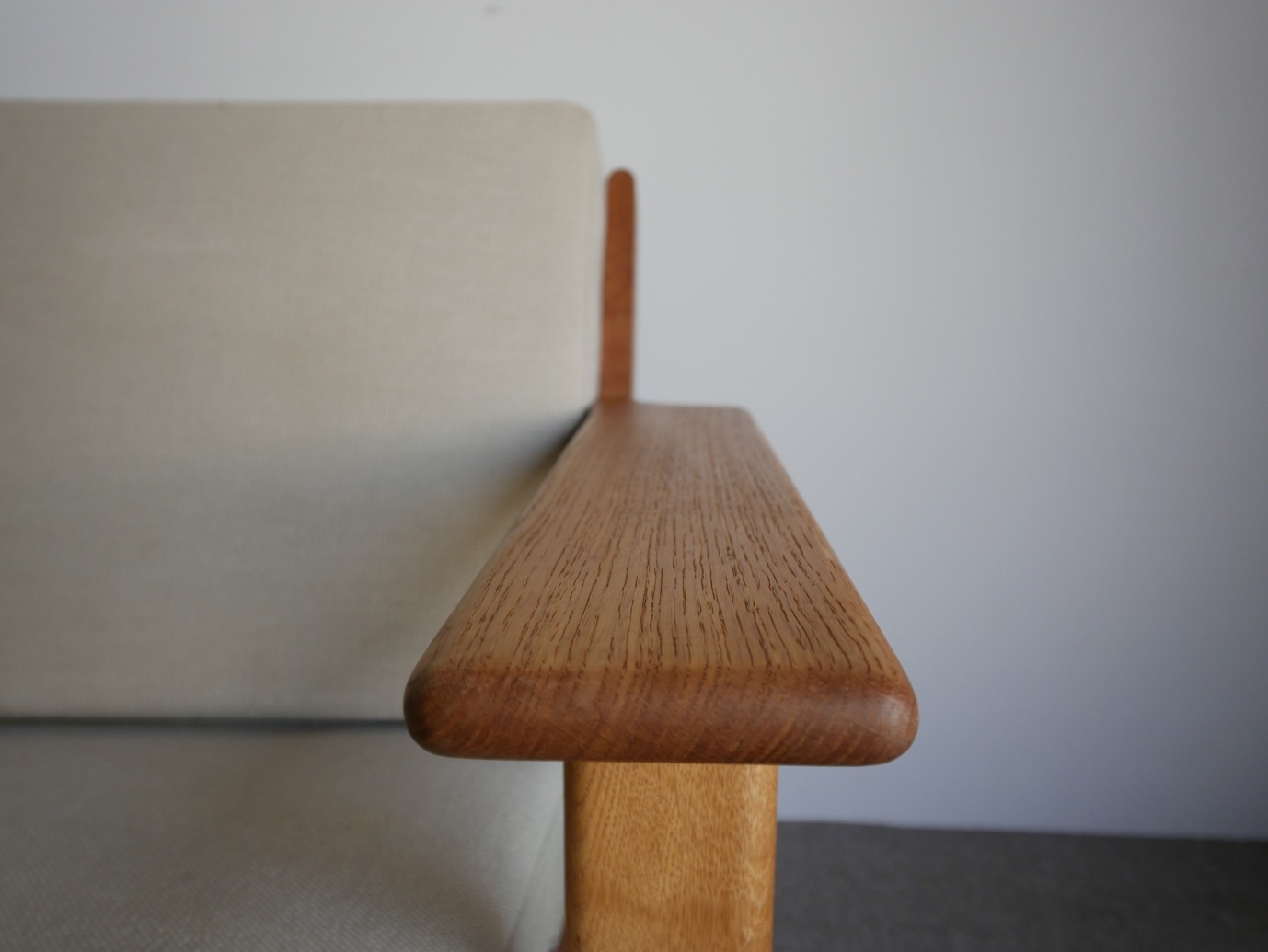 G290 3Seater sofa by Hans J.Wegner