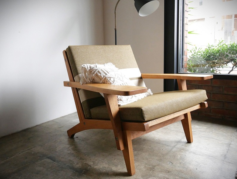 GE370 Easy Chair by Hans.J Wegner