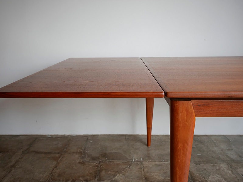 J.L Moller Dining table