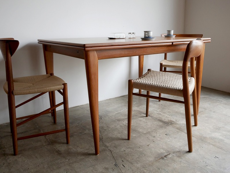 J.L Moller Dining table