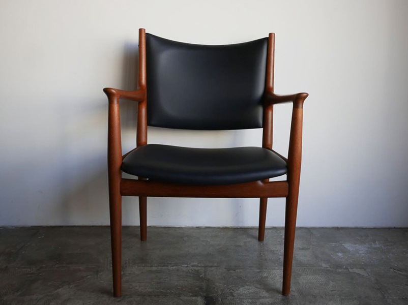 JH-513 Arm Chair by Hans J.Wegner
